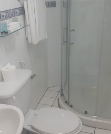 _gallery_en-suite_room_2_no2